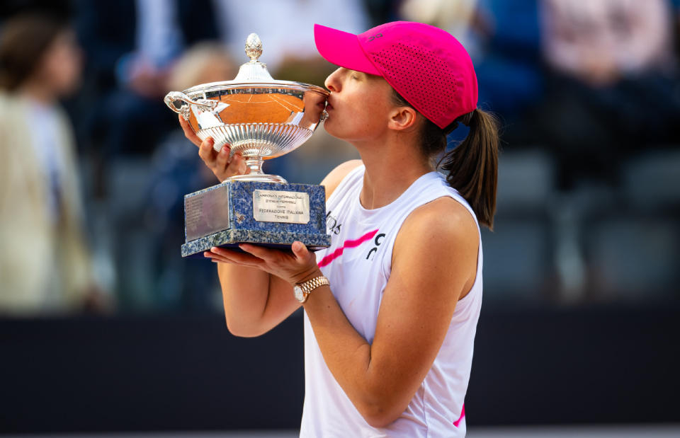 爱游戏在线服务-科维托娃连续十场比赛得分超过爆冷，C9不断突破！再创辉煌时刻(donk战绩卡托维兹)