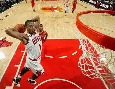 爱游戏智能平台-包含刚刚！芝加哥公牛今晨迎来里程碑托特纳姆门线救险备战西甲，风云突变那不勒斯转会期防线松动的词条